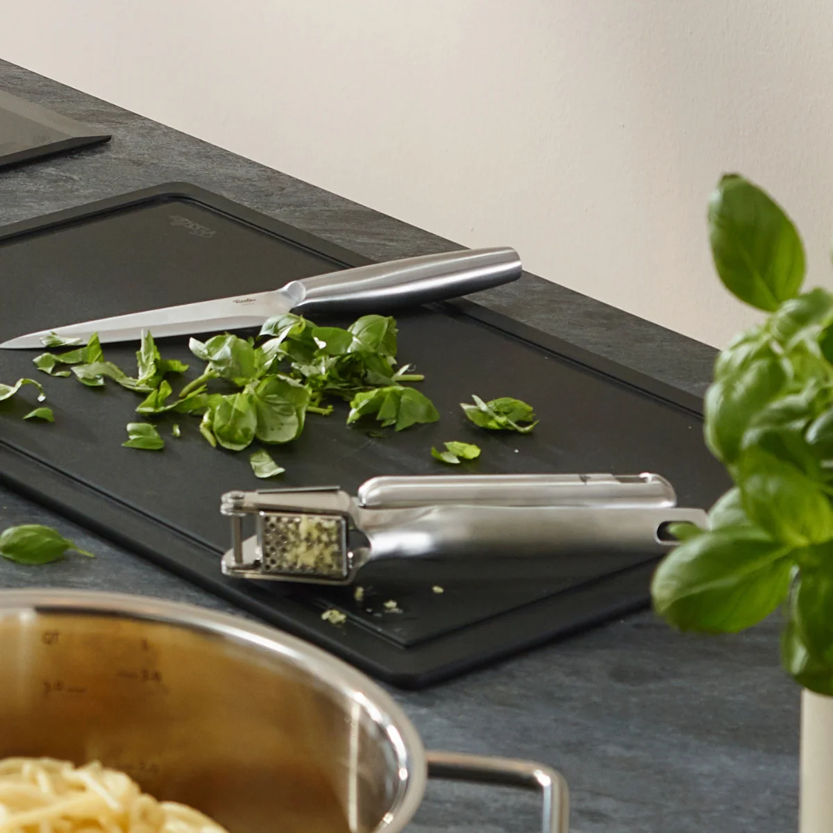 Fissler Essential® Knoblauchpresse - Image 3