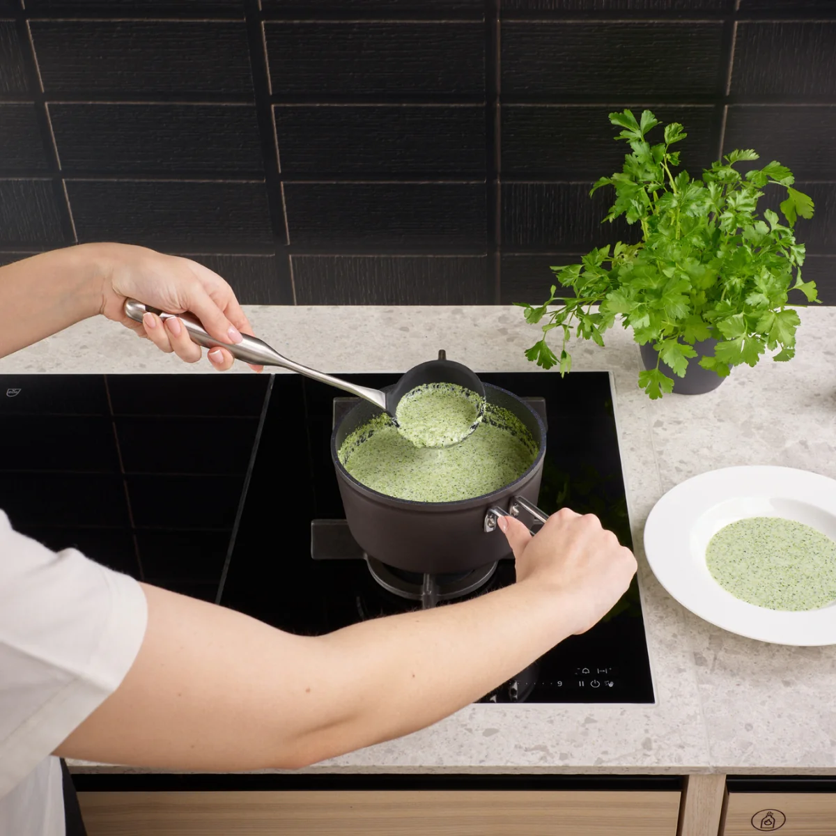 Fissler Essential® Schöpflöffel mit Silikon - Image 2